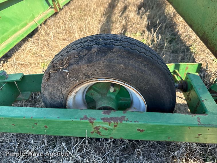 image for item EQ1121 Pacemaker bale accumulator