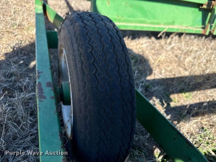 image for item EQ1121 Pacemaker bale accumulator