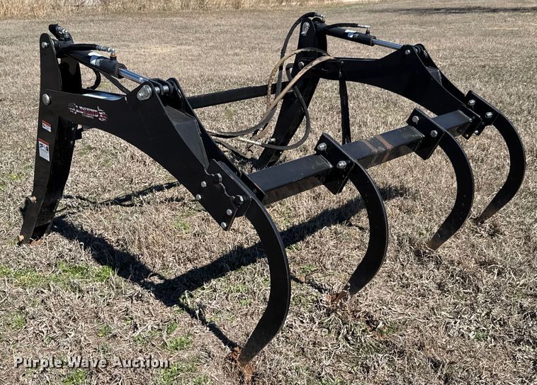 image for item EQ1122 Legend bale grabber