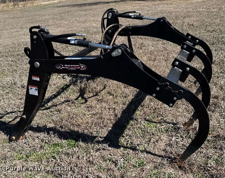 image for item EQ1122 Legend bale grabber