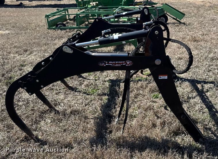 image for item EQ1122 Legend bale grabber