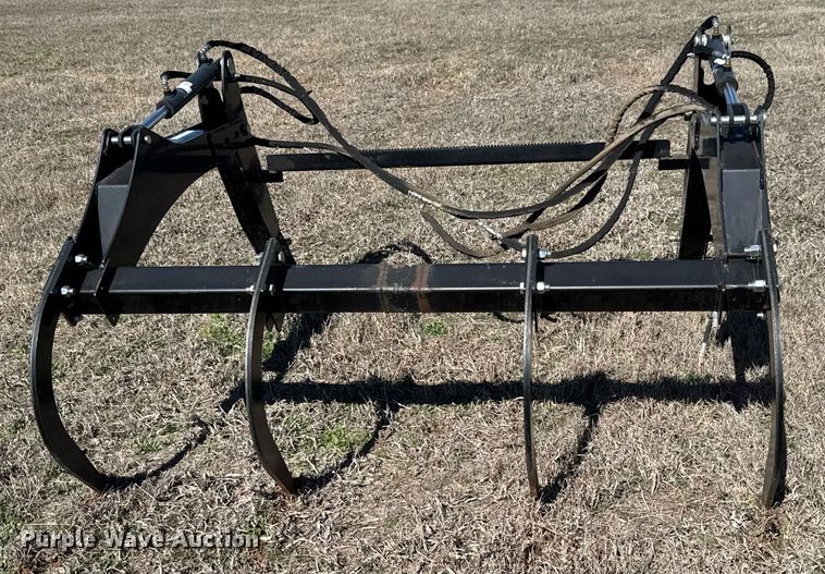 image for item EQ1122 Legend bale grabber