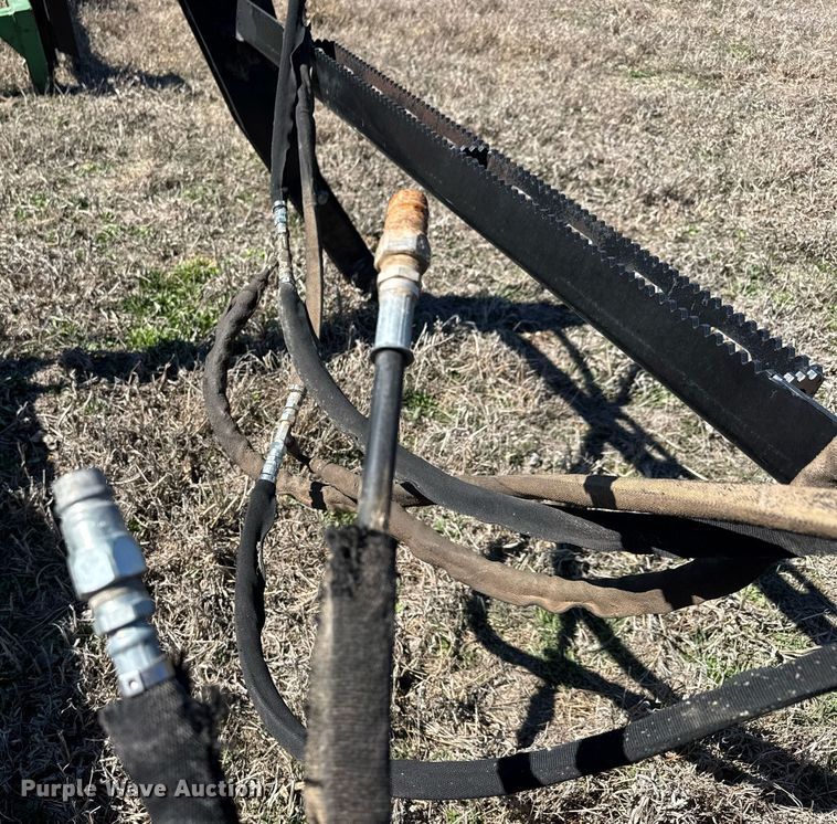 image for item EQ1122 Legend bale grabber