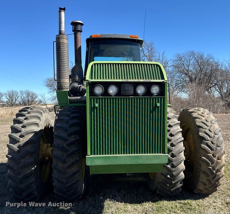 image for item EQ1123 1989 John Deere 8760 4WD tractor