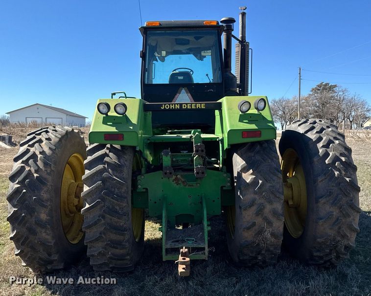 image for item EQ1123 1989 John Deere 8760 4WD tractor