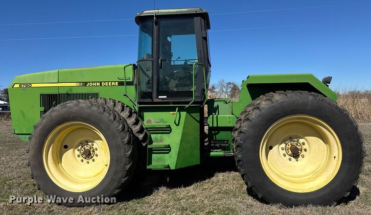 image for item EQ1123 1989 John Deere 8760 4WD tractor