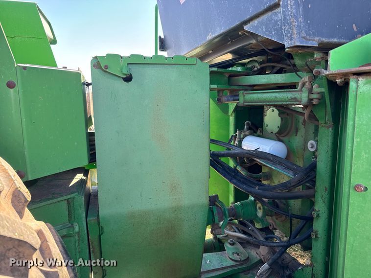 image for item EQ1123 1989 John Deere 8760 4WD tractor