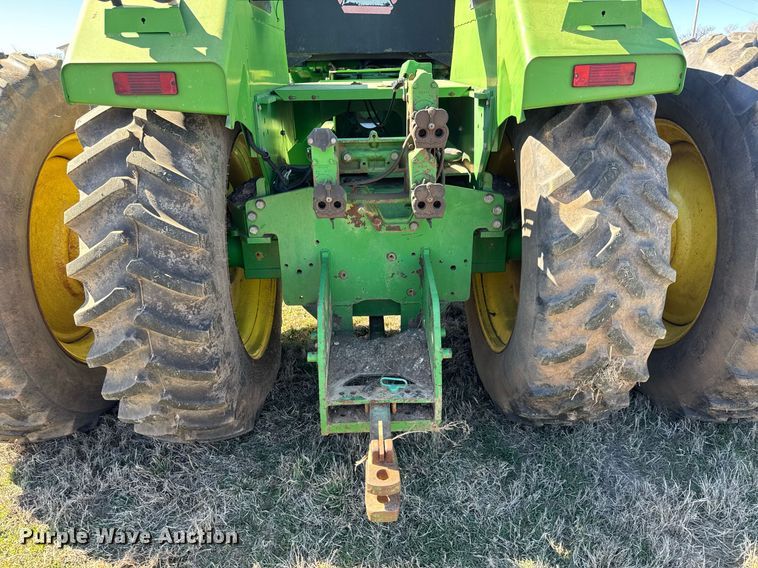 image for item EQ1123 1989 John Deere 8760 4WD tractor