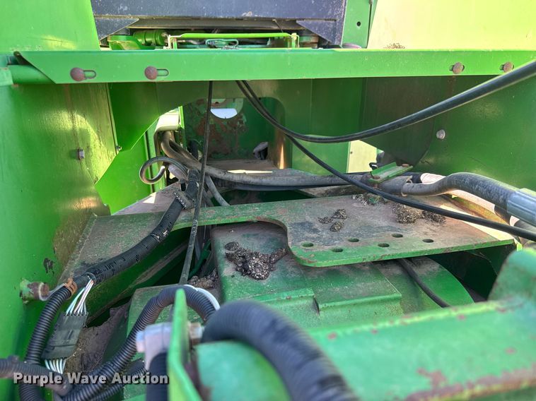 image for item EQ1123 1989 John Deere 8760 4WD tractor