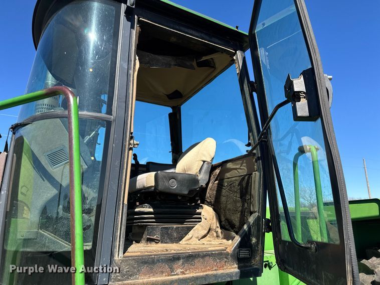 image for item EQ1123 1989 John Deere 8760 4WD tractor