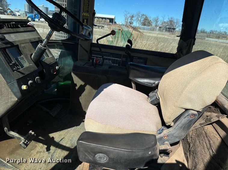 image for item EQ1123 1989 John Deere 8760 4WD tractor