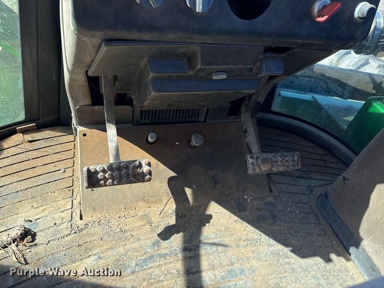 image for item EQ1123 1989 John Deere 8760 4WD tractor