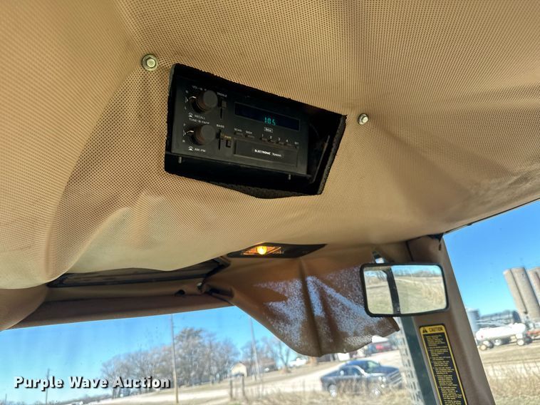 image for item EQ1123 1989 John Deere 8760 4WD tractor