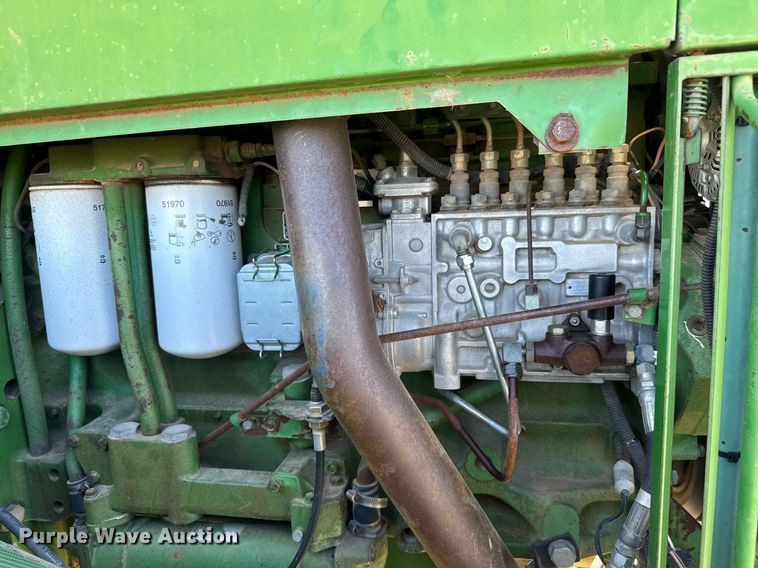 image for item EQ1123 1989 John Deere 8760 4WD tractor