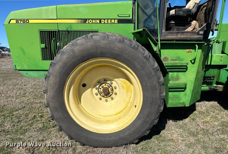 image for item EQ1123 1989 John Deere 8760 4WD tractor