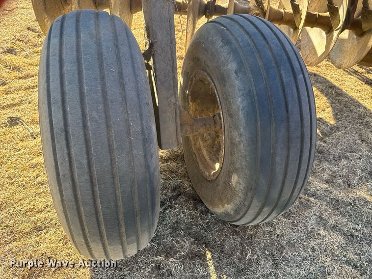 image for item EQ1124 International 490 double off-set disk