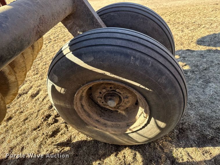 image for item EQ1124 International 490 double off-set disk