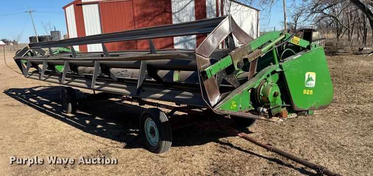 image for item EQ1125 1991 John Deere 925 rigid head