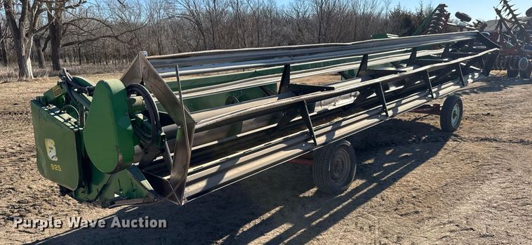 image for item EQ1125 1991 John Deere 925 rigid head