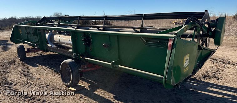 image for item EQ1125 1991 John Deere 925 rigid head