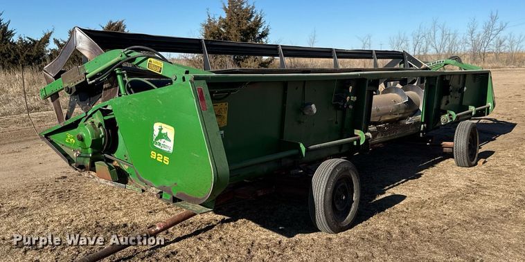 image for item EQ1125 1991 John Deere 925 rigid head