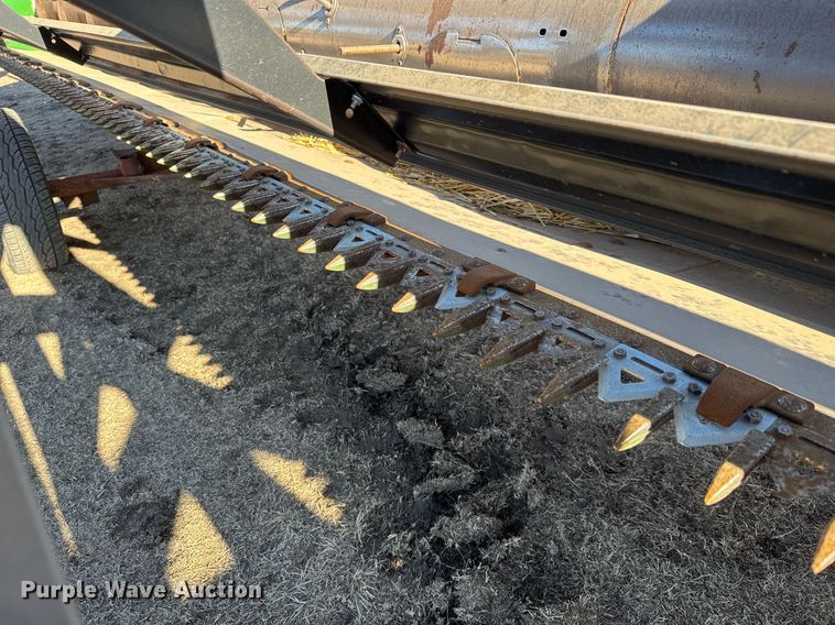 image for item EQ1125 1991 John Deere 925 rigid head