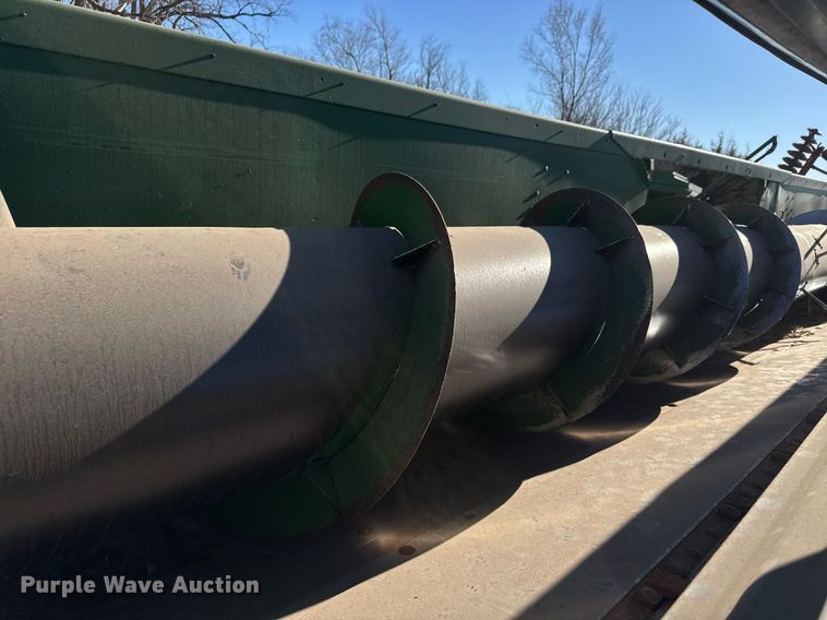 image for item EQ1125 1991 John Deere 925 rigid head