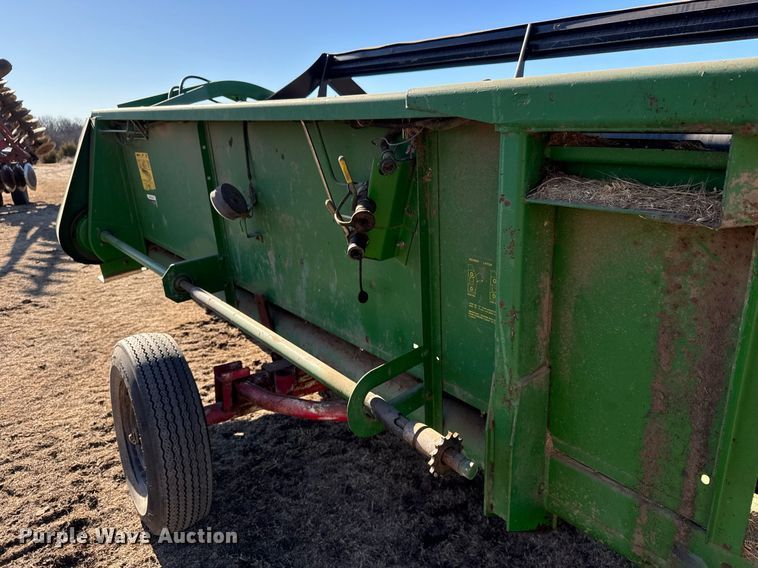 image for item EQ1125 1991 John Deere 925 rigid head