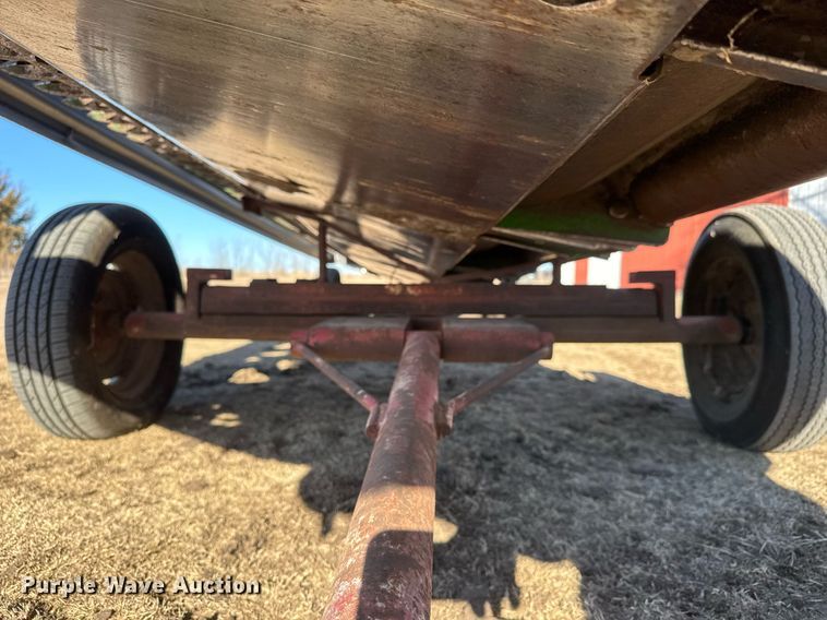 image for item EQ1125 1991 John Deere 925 rigid head