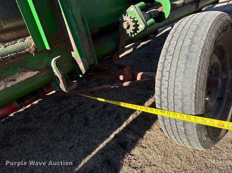 image for item EQ1125 1991 John Deere 925 rigid head