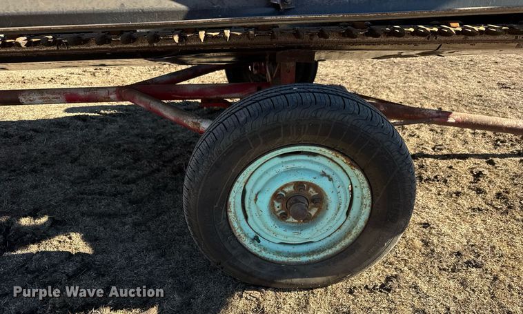 image for item EQ1125 1991 John Deere 925 rigid head