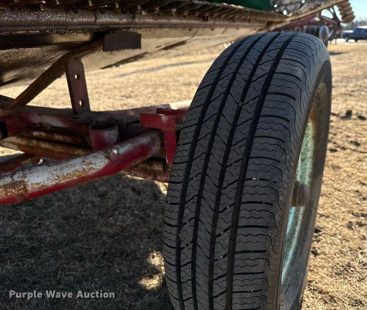 image for item EQ1125 1991 John Deere 925 rigid head