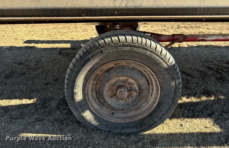 image for item EQ1125 1991 John Deere 925 rigid head