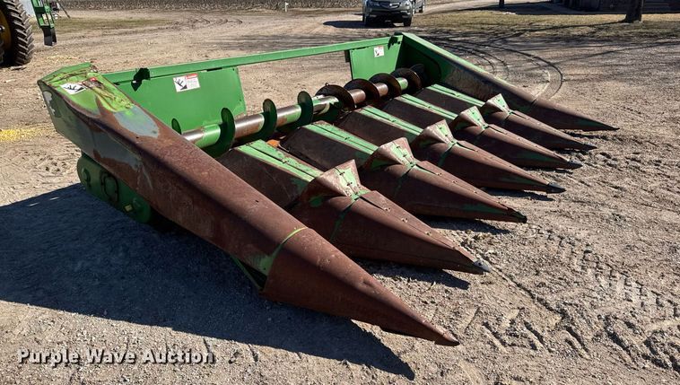 image for item EQ1126 John Deere 643 corn head