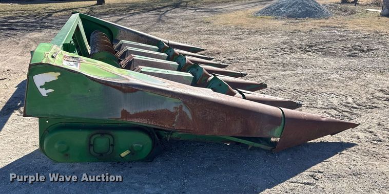 image for item EQ1126 John Deere 643 corn head