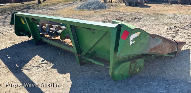 image for item EQ1126 John Deere 643 corn head