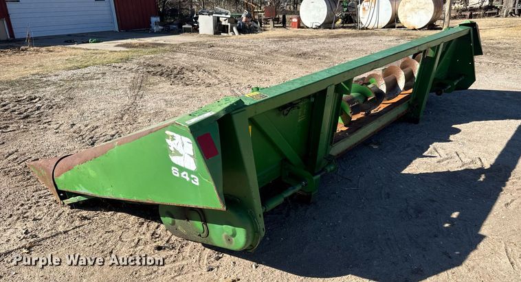image for item EQ1126 John Deere 643 corn head