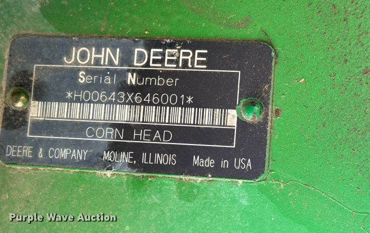 image for item EQ1126 John Deere 643 corn head