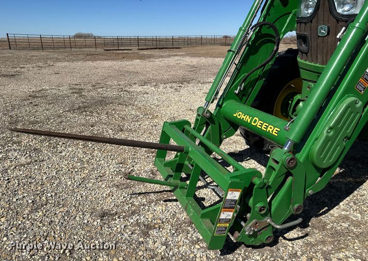 image for item EQ1127 2013 John Deere 6125M MFWD tractor