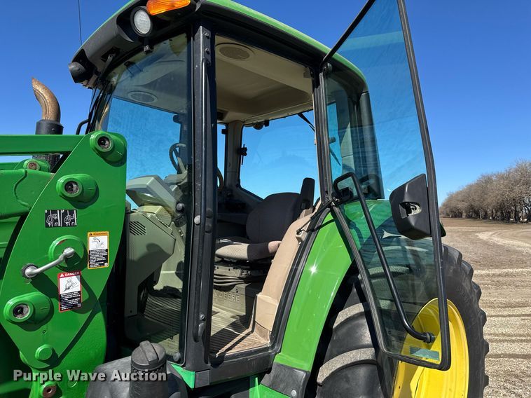 image for item EQ1127 2013 John Deere 6125M MFWD tractor