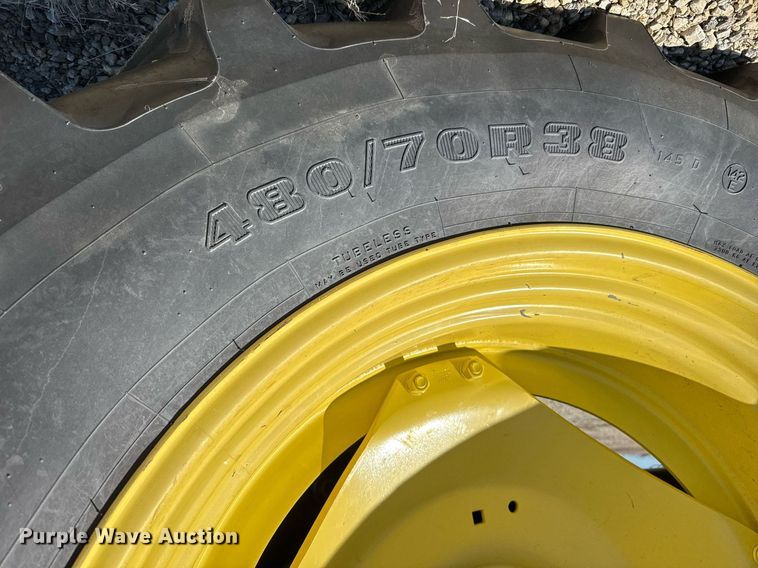 image for item EQ1127 2013 John Deere 6125M MFWD tractor