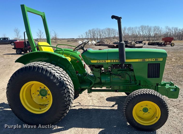 image for item EQ1130 John Deere 950 MFWD tractor