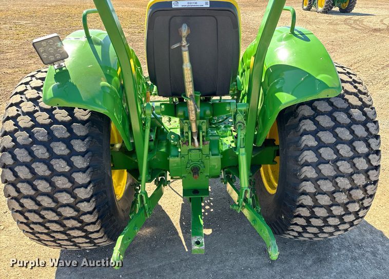 image for item EQ1130 John Deere 950 MFWD tractor