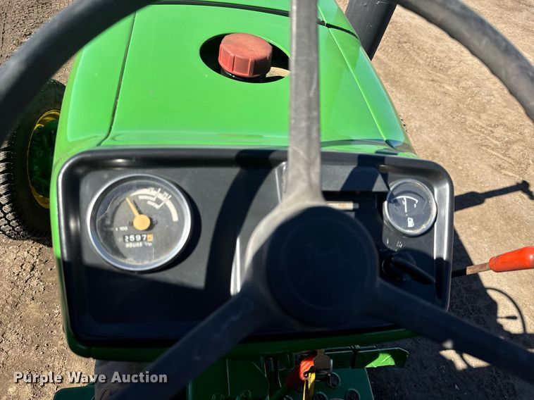 image for item EQ1130 John Deere 950 MFWD tractor