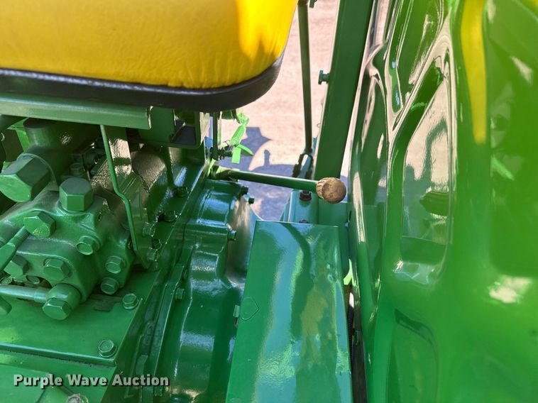 image for item EQ1130 John Deere 950 MFWD tractor