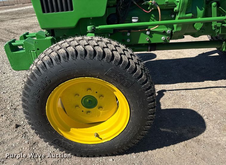 image for item EQ1130 John Deere 950 MFWD tractor