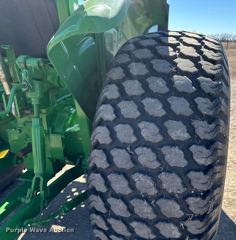 image for item EQ1130 John Deere 950 MFWD tractor