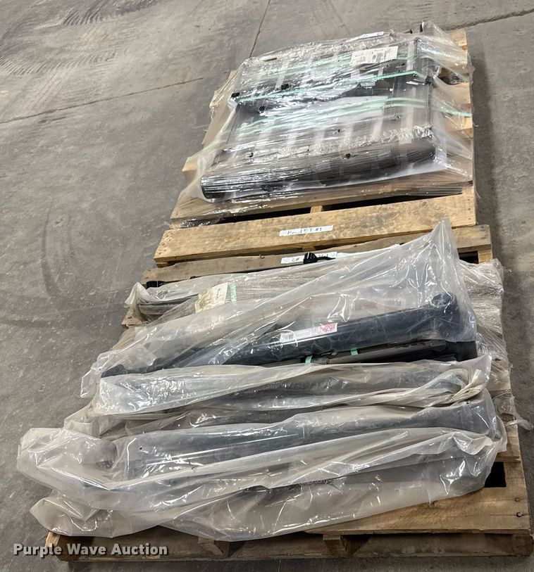 image for item EQ1158 (16) hydraulic cylinders 