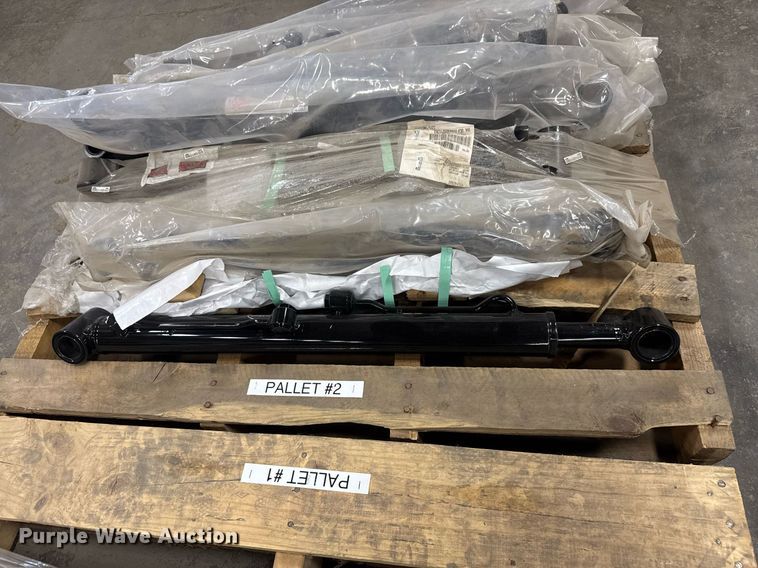 image for item EQ1158 (16) hydraulic cylinders 