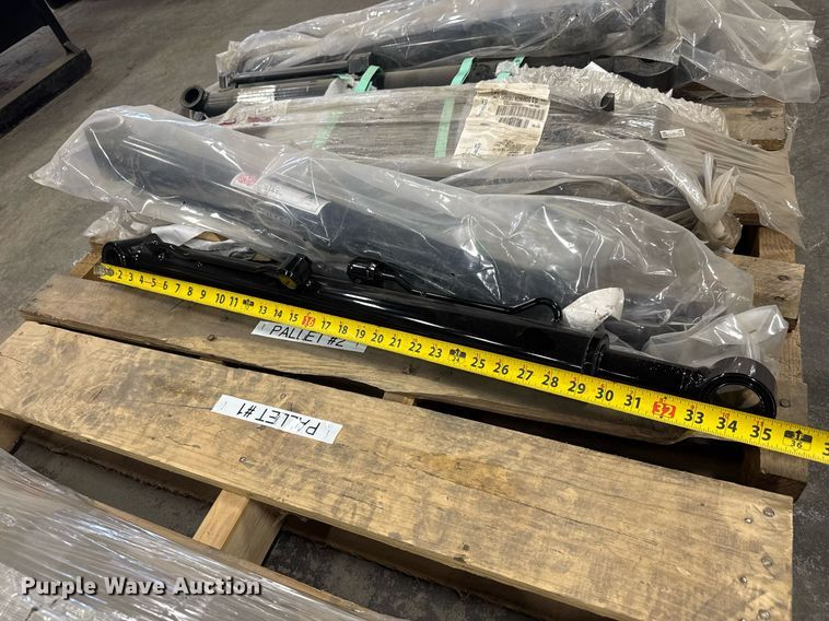 image for item EQ1158 (16) hydraulic cylinders 